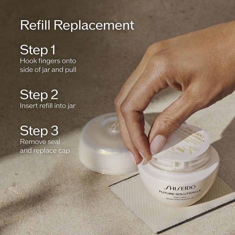 212-future-solution-lx-total-protective-cream-spf-30-6.jpg Future Solution LX Total Protective Cream SPF 30