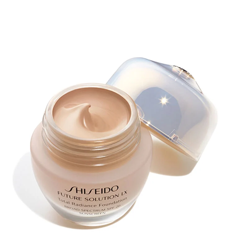 Future Solution LX Total Radiance Foundation SPF 20